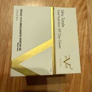 Versace Total Hydration SPF Day Cream - Gold and White new in box